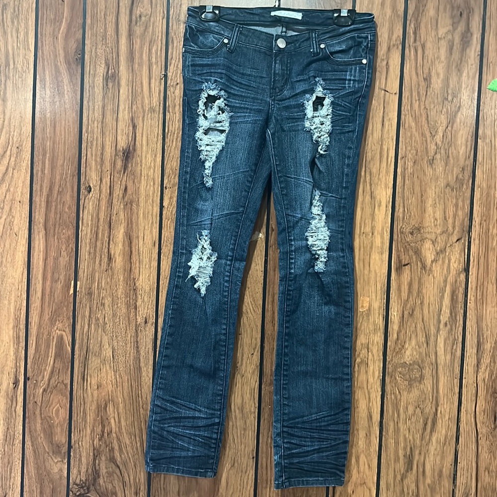 Women’s low rise ripped denim jeans Size 7